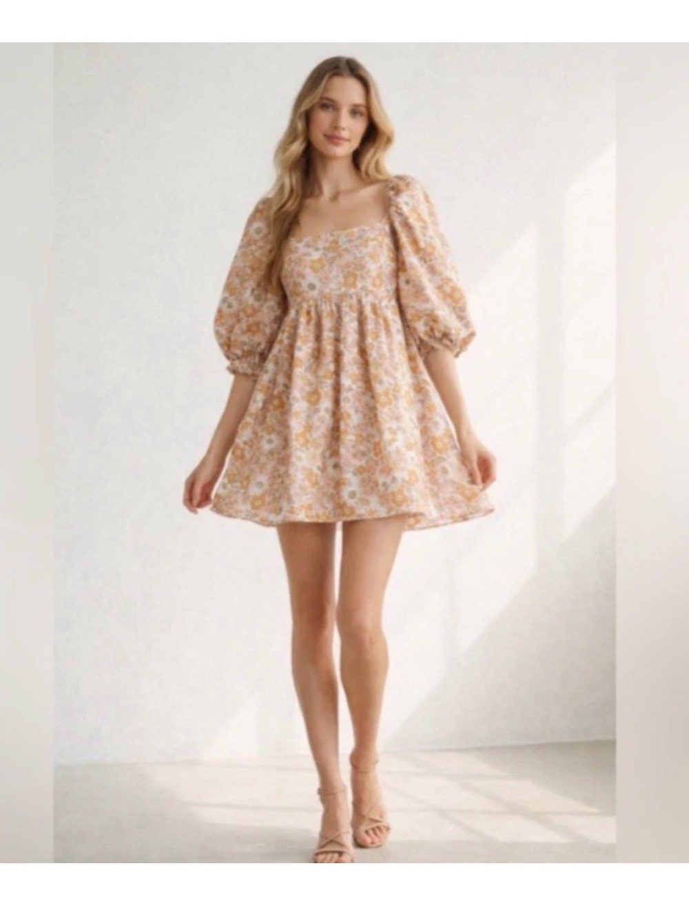 STORIA NWT metallic retro floral pattern, puff sleeved babydoll dress. Feminine